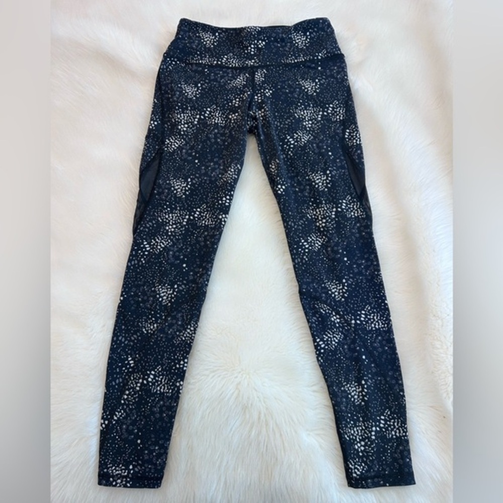 Victoria's Secret Knockout Blue and White workout Leggings